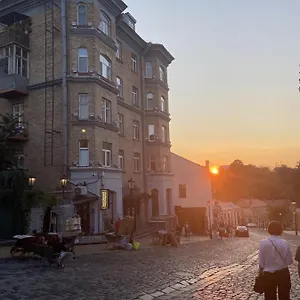 Апартаменты Romantic On Andriivskyi, Киев
